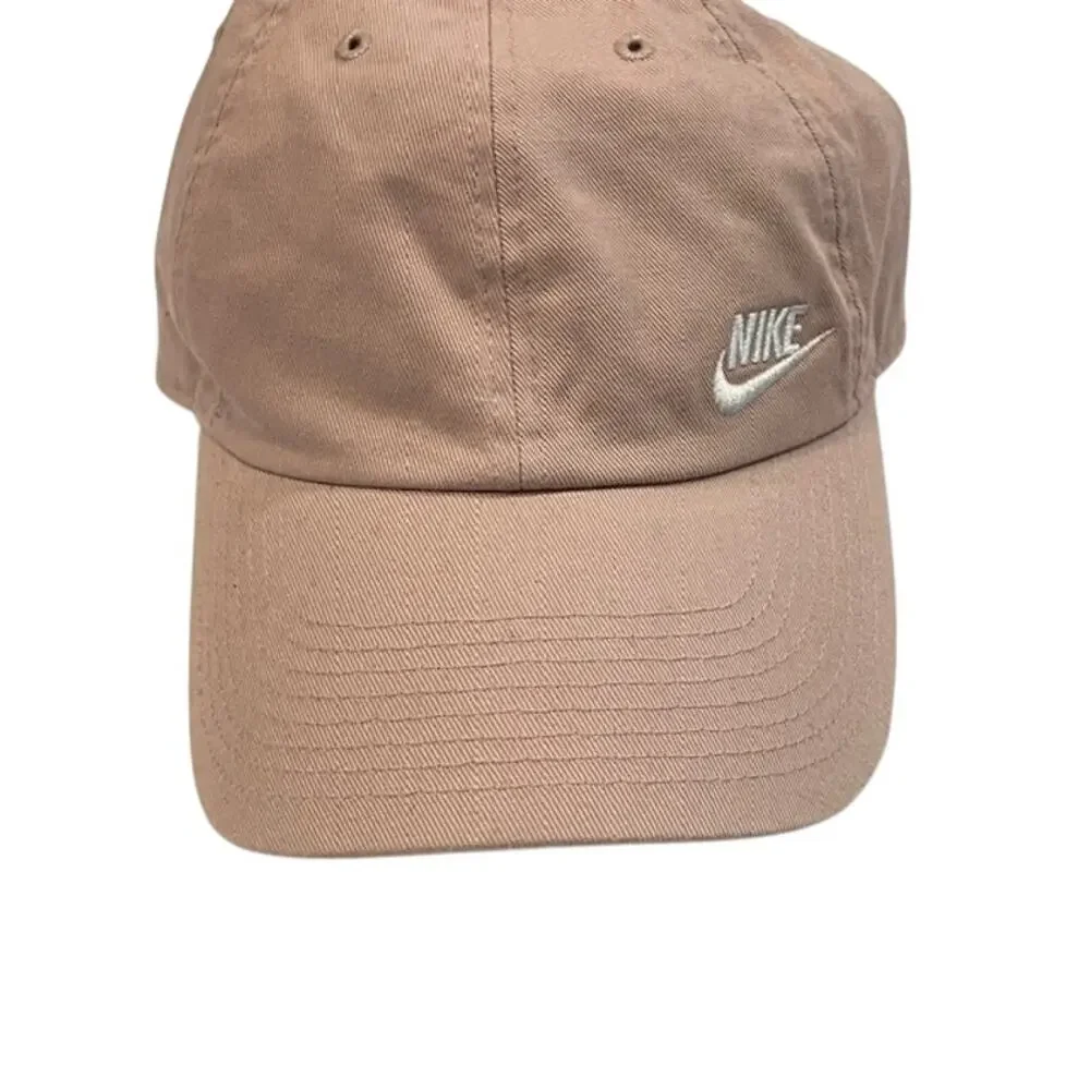 Nike women's Heritage 86 Futura classic cap.  NWOT